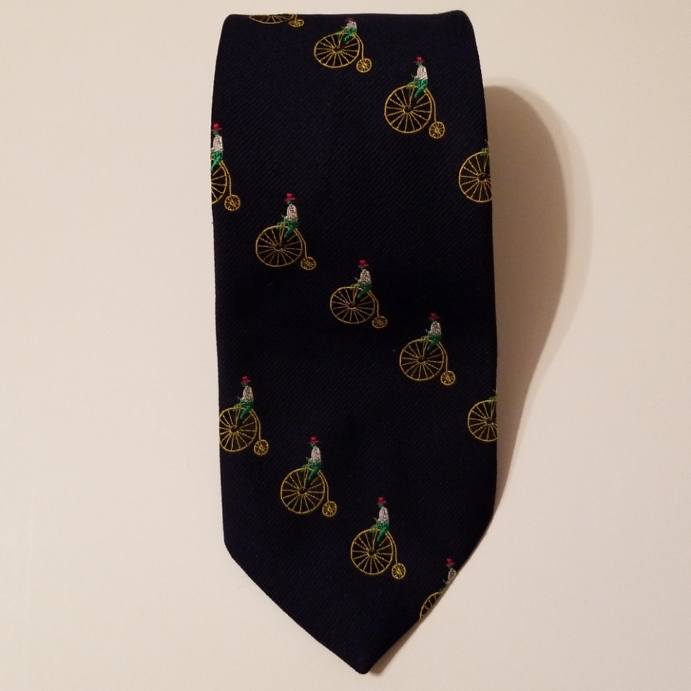 Reis of New Haven, Cross Country Shop Tie